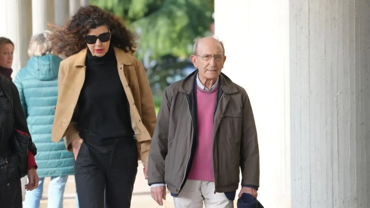 O ex director de 'El Corrreo Gallego' Jos&eacute; Manuel Rey Novoa, &aacute; s&uacute;a chegada ao Xulgado de Instruci&oacute;n N&uacute;mero 1 de Santiago de Compostela, o 15 de maio de 2025. (Foto: &Aacute;lvaro Ballesteros / Europa Press)