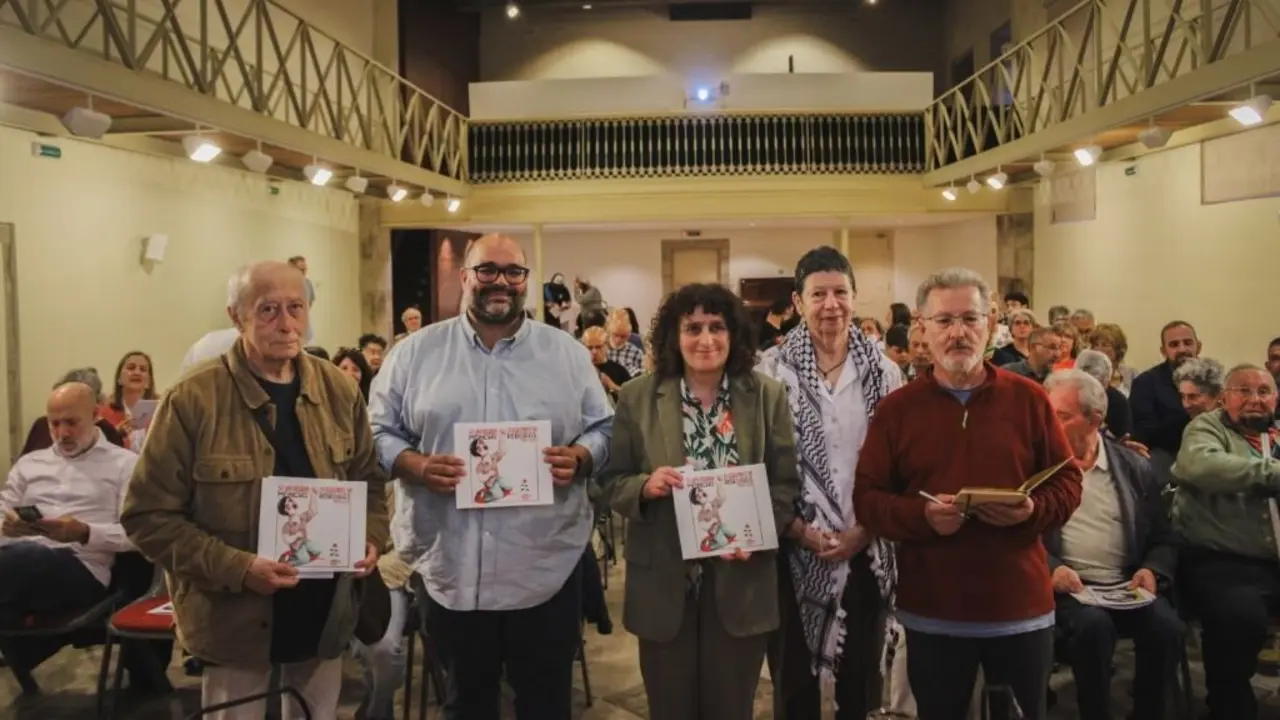 Francisco Rodr&iacute;guez,
Goretti Sanmart&iacute;n, Rub&eacute;n Cela, Goretti Sanmart&iacute;n, Elvira Souto&nbsp;e&nbsp;Xes&uacute;s&nbsp;Seixo, este 22 de maio. (Foto: Clara Xanthina)