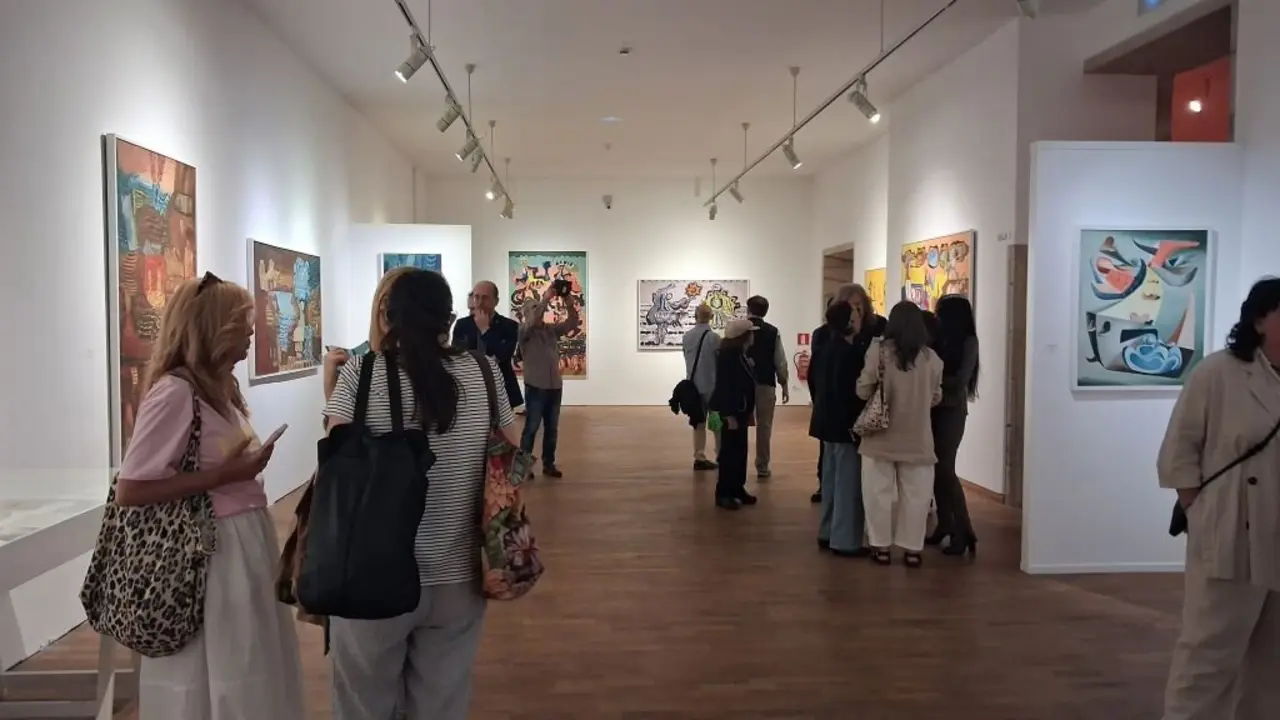 Vista da exposici&oacute;n durante a inauguraci&oacute;n, esta terza feira. (Foto: Fundaci&oacute;n Granell)