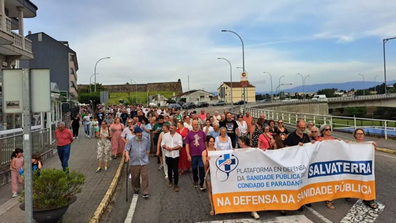 A manifestaci&oacute;n por Salvaterra de Mi&ntilde;o. (Foto: N&oacute;s Diario)