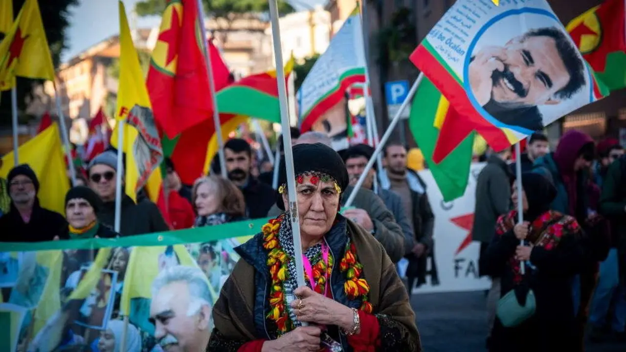 Medio millar de persoas manifest&aacute;ronse en febreiro deste ano en Roma para exixir a liberaci&oacute;n do l&iacute;der kurdo Abdullah &Ouml;calan. (Foto: Europa Press / Contacto / Marco Di Gianvito)