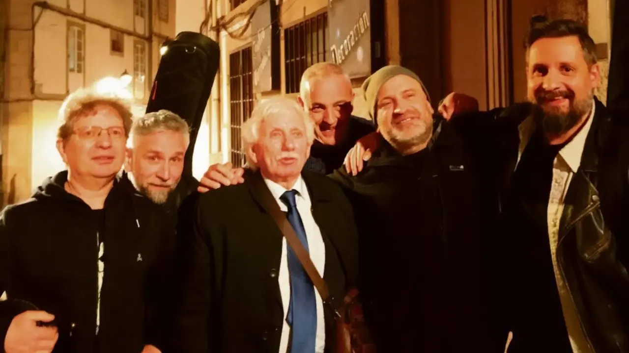 Silveira (12 Labirinto), Tito Calvi&ntilde;o (fillo), o mestre, Mario (Z&euml;nzar), Ant&oacute;n (Papaqueixos) e Gonzalo (Broa). (Foto: Xos&eacute; Ant&oacute;n Bocixa)