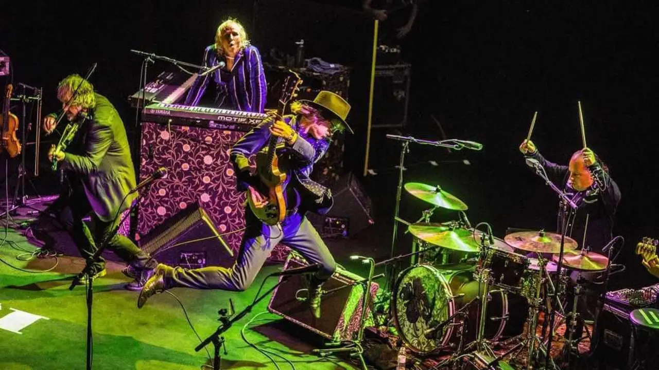 Actuaci&oacute;n de The Waterboys. (Foto: Xavier Mercade)