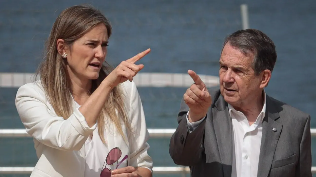 Sara Aagesen e Abel Caballero este 25 de xu&ntilde;o en Vigo. (Foto: Adri&aacute;n Irago / Europa Press)