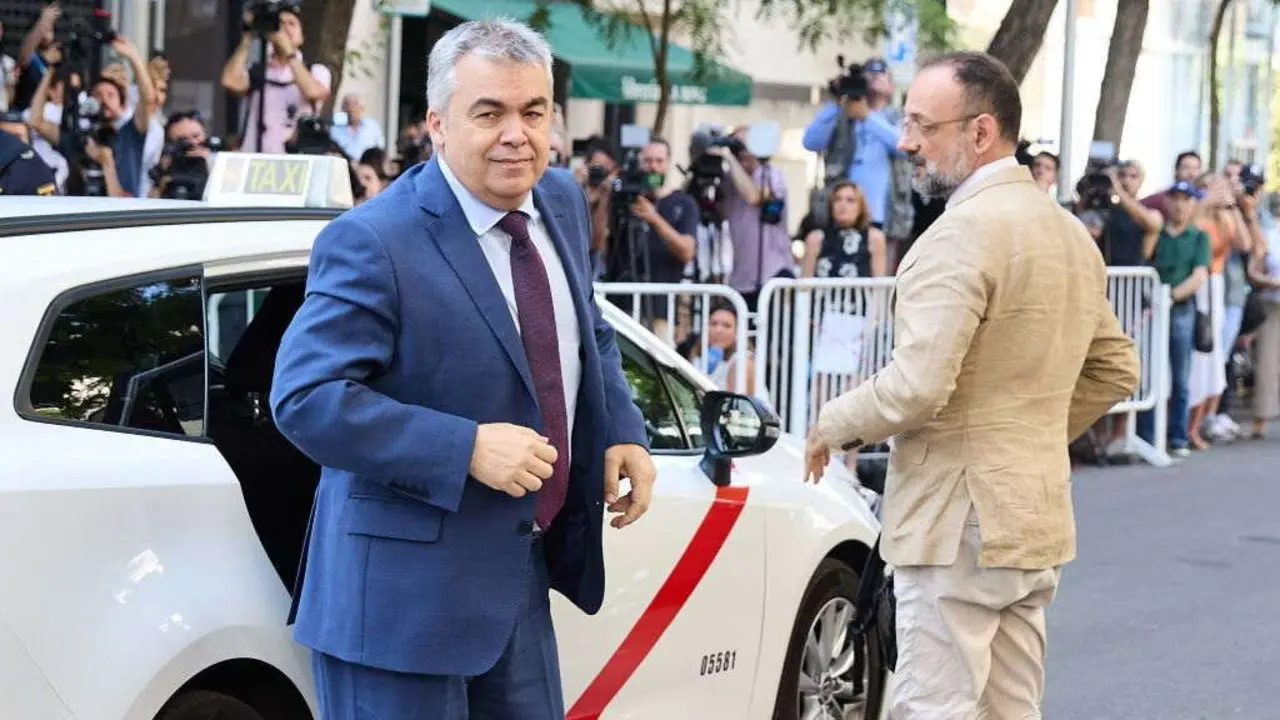 Santos Cerd&aacute;n &aacute; s&uacute;a chegada ao Tribunal Supremo para declarar polo 'Caso Koldo'. (Foto: Jes&uacute;s Hell&iacute;n / Europa Press)