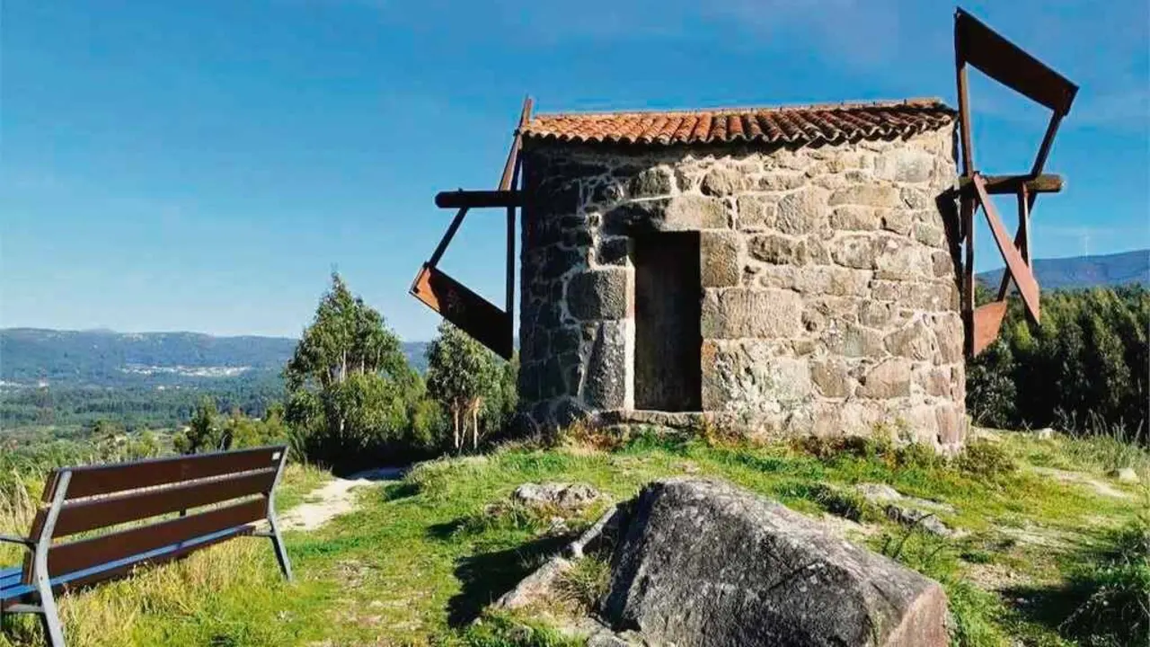 Mu&iacute;&ntilde;o de vento de Abalo, en Catoira (comarca de Caldas). (Foto: N&oacute;s Diario)