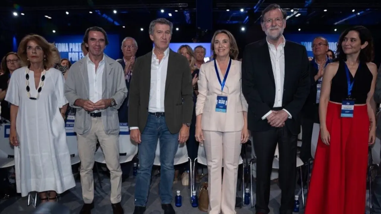 Botella, Aznar, N&uacute;&ntilde;ez Feixoo, Gamarra, Raxoi e D&iacute;az Ayuso. (Foto: Edu Parra / Europa Press)