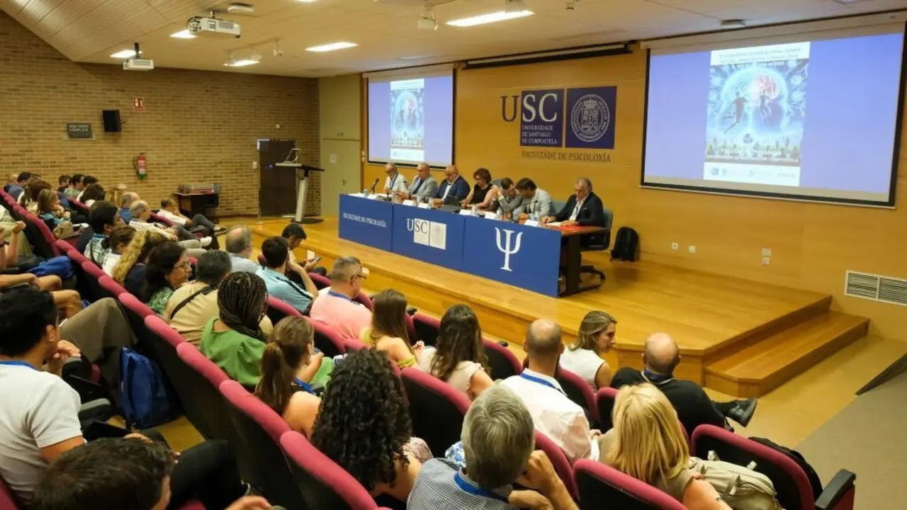 Xornada inaugural do IV Congreso Internacional F&uacute;tbol, Innovaci&oacute;n e Psicolox&iacute;a na FAcultade de Psicolox&iacute;a da USC. (Foto: Arxina)