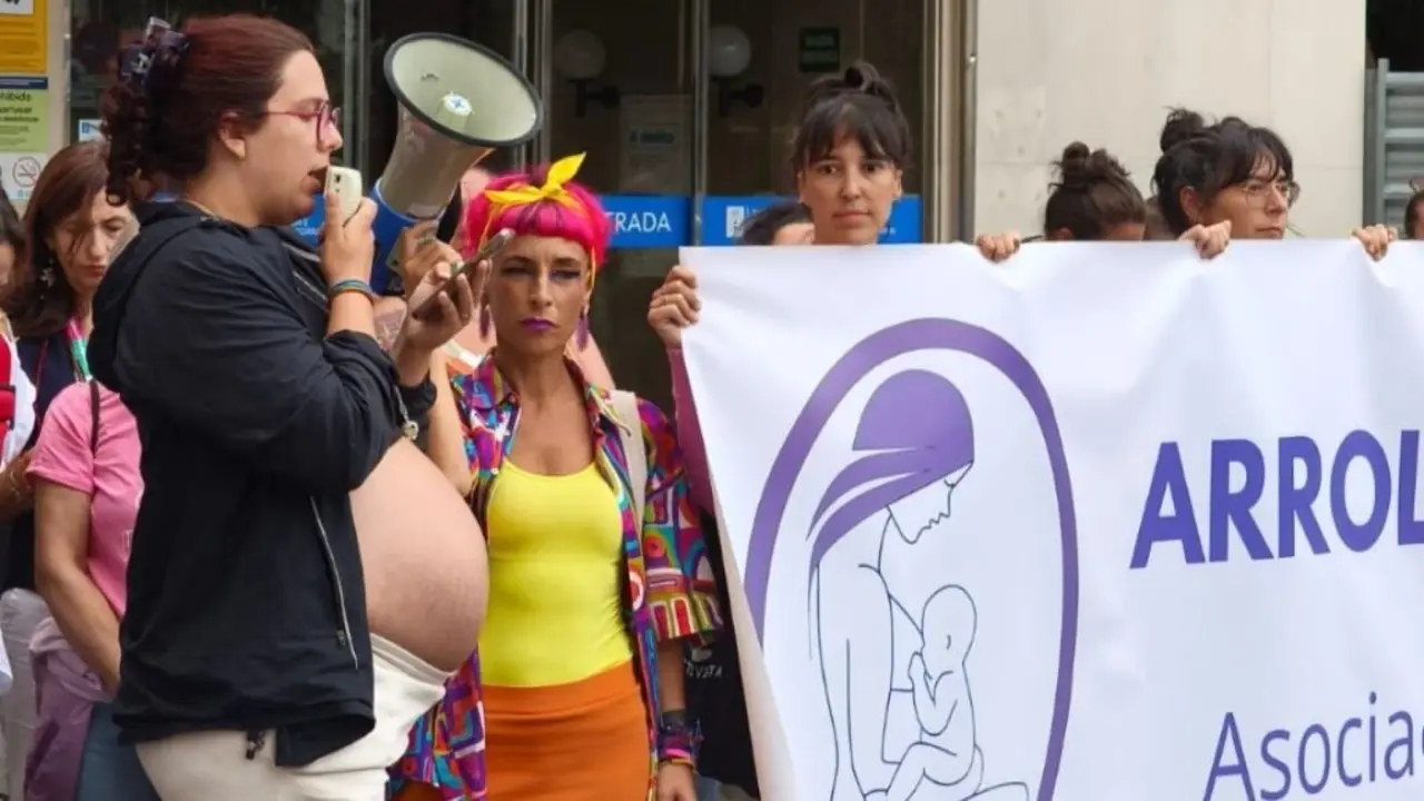 Mobilizaci&oacute;n, a pasada sexta feira ante o CHUO. (Foto: N&oacute;s Diario)