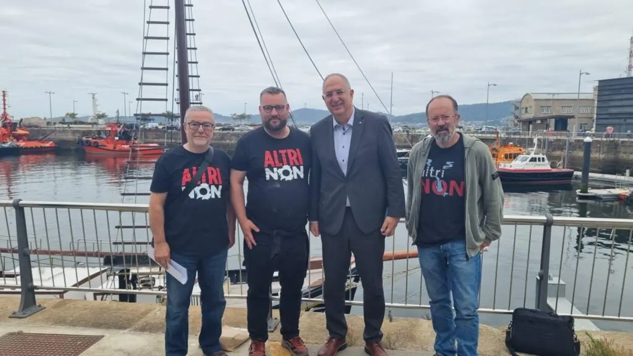 &Aacute;ngel Villanueva, Serxio N&uacute;&ntilde;ez, Costas Kadis e Juan Pedro S&aacute;nchez, en Vigo. (Foto: N&oacute;s Diario)