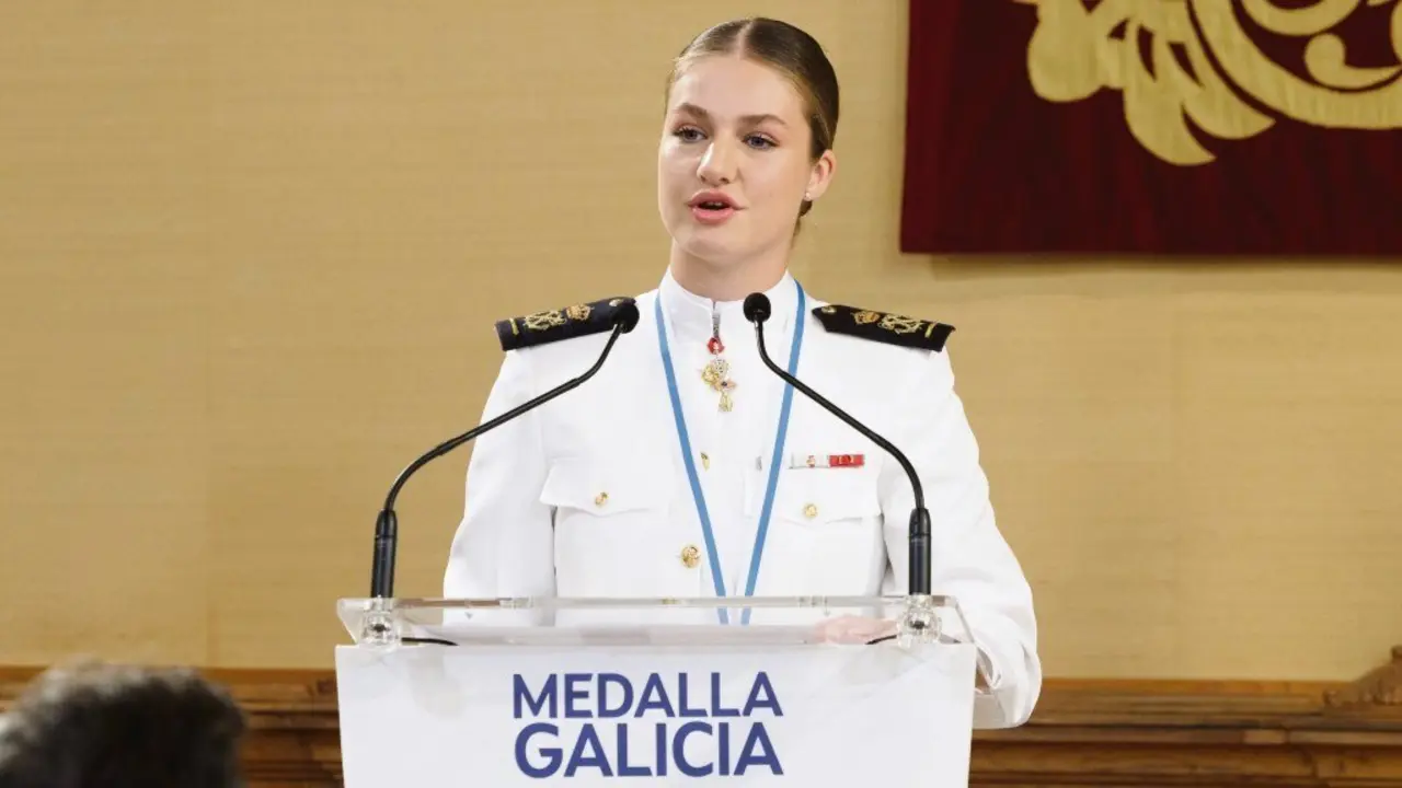 A princesa Leonor de Borb&oacute;n, en Compostela, ap&oacute;s recibir a Medalla da Galiza. (Foto: Xunta da Galiza)