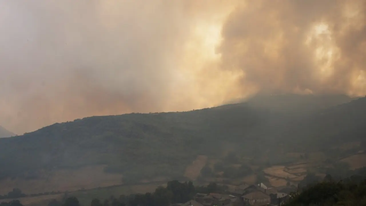 Incendio en Chandrexa de Queixa o pasado 11 de agosto. (Foto Rosa Veiga Europa Press)