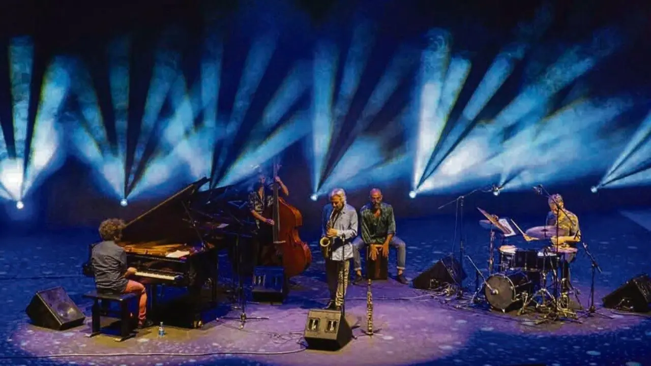 Perico Sambeat co seu quinteto en concerto. (Foto: N&oacute;s Diario)