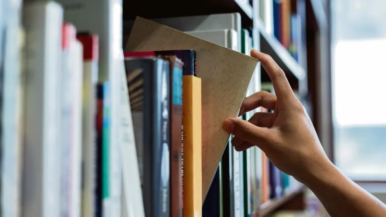 Amparo l&iacute;a libros prohibidos e gardaba escritos de Castelao nunha biblioteca secreta. (Foto: N&oacute;s DIario)