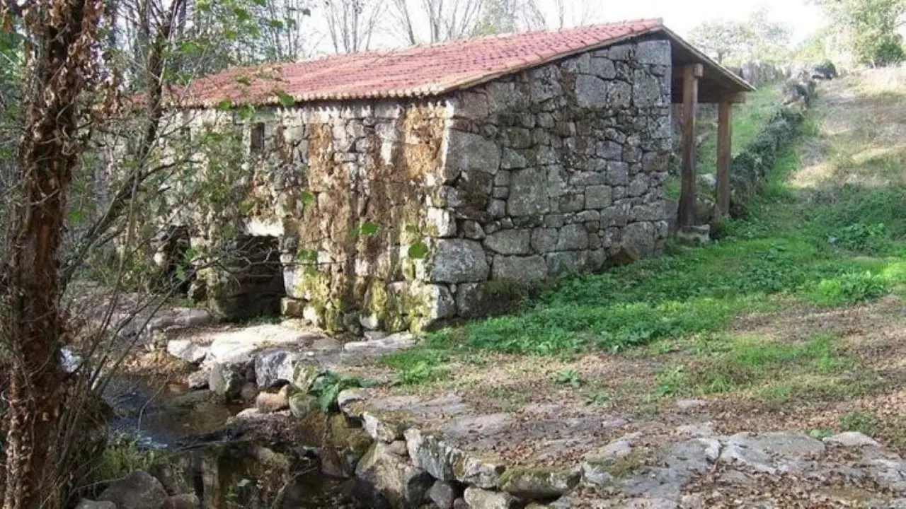 Un dos mu&iacute;&ntilde;os que forman parte do roteiro. (Foto: Concello de Esgos)
