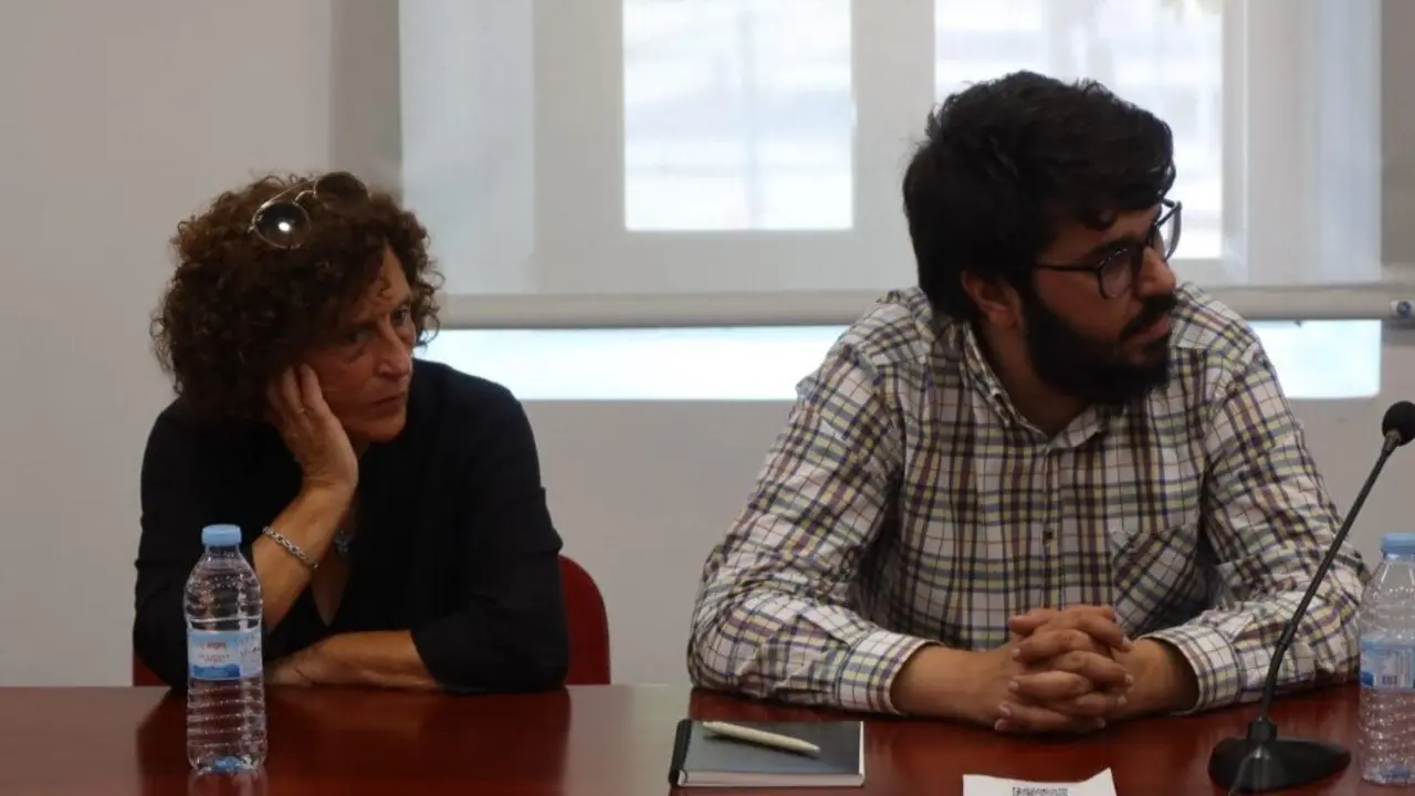 Mari Insua e Ricardo Su&aacute;rez, ed&iacute;s do BNG en Noia. (Foto: N&oacute;s Diario)
