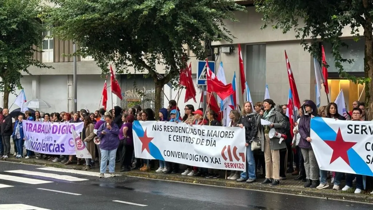 Concentraci&oacute;n este 10 de setembro ante o Parlamento galego. (Foto: N&oacute;s Diario)