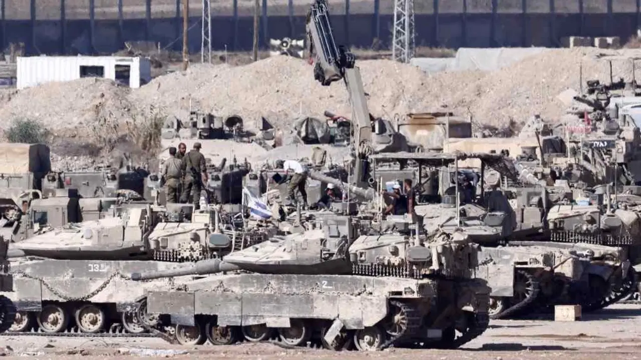 Tanques israel&iacute;s na fronteira coa Faixa de Gaza, esta terza feira 16 de setembro. (Foto: Europa Press / Contacto / Jia Maerawade)