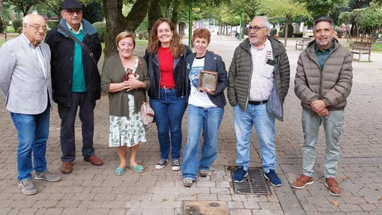 Mar&iacute;a V&aacute;zquez na inauguraci&oacute;n da s&uacute;a placa no Paseo de Cine de Lugo (Foto: N&oacute;s Diario)