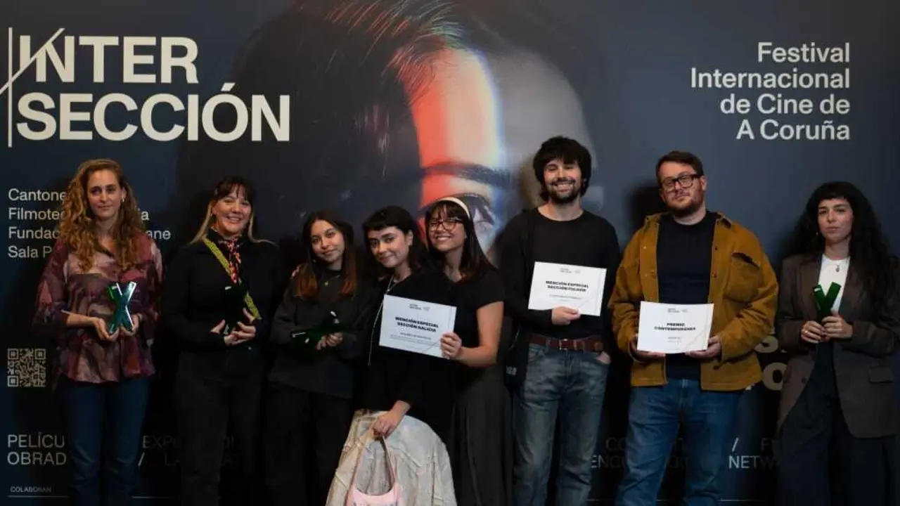 Premiadas e premiados no Intersecci&oacute;n 2025. (Foto: Intersecci&oacute;n)
