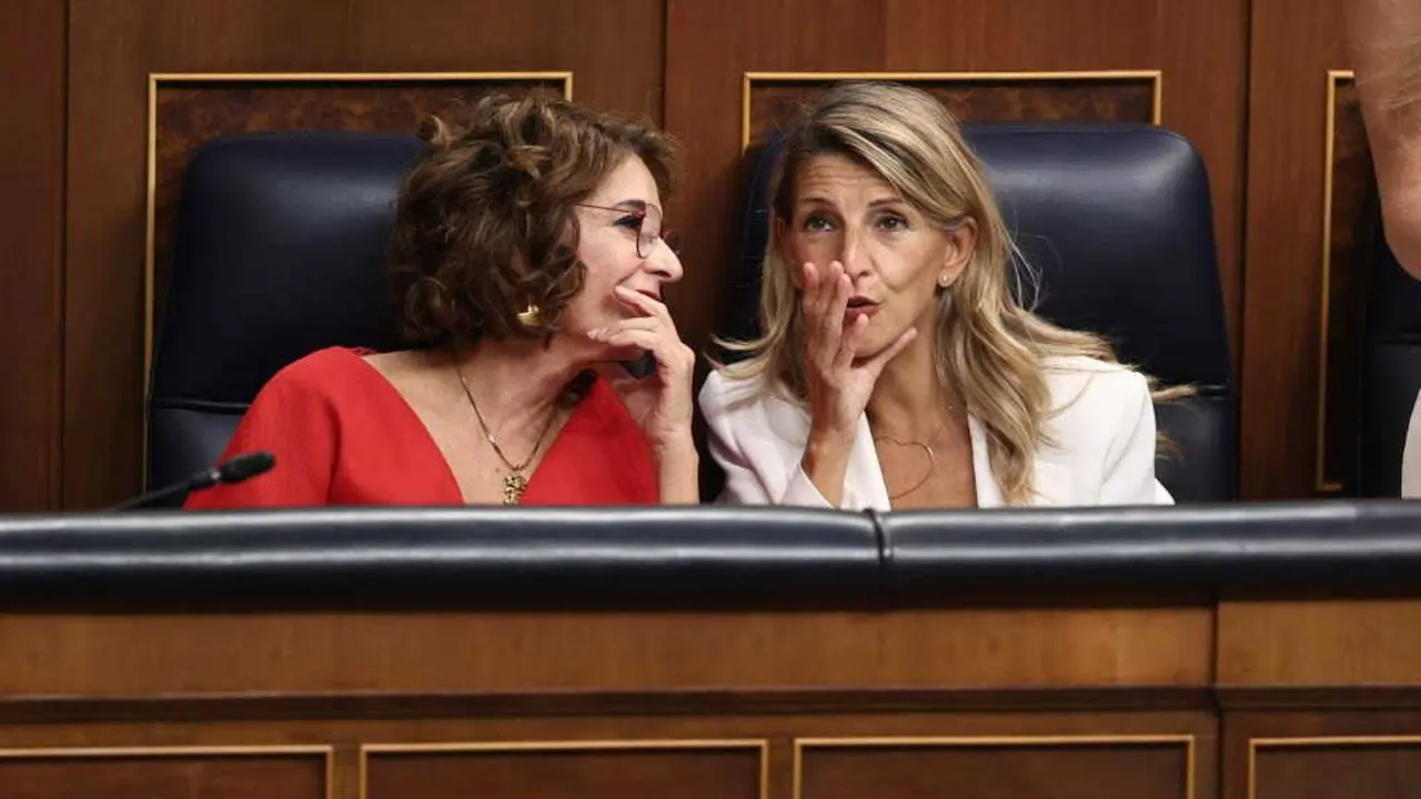 As ministras Mar&iacute;a Jes&uacute;s Montero e Yolanda D&iacute;az, onte no Congreso espa&ntilde;ol. (Foto: Eduardo Parra / Europa Press)