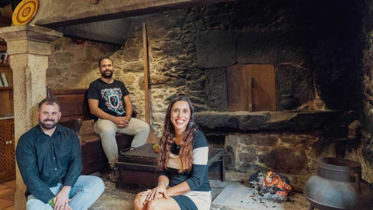 David Miranda, Borxa Gonz&aacute;lez Castro e Lidia Mari&ntilde;o. (Foto: Orgullo Galego)