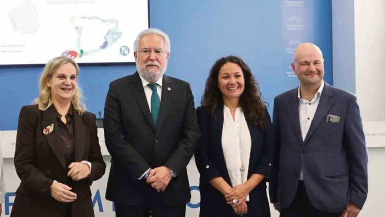 Dolores F. Gali&ntilde;o, Miguel Santalices, Ana Pardo e Xos&eacute; Cuns. (Foto: N&oacute;s Diario)