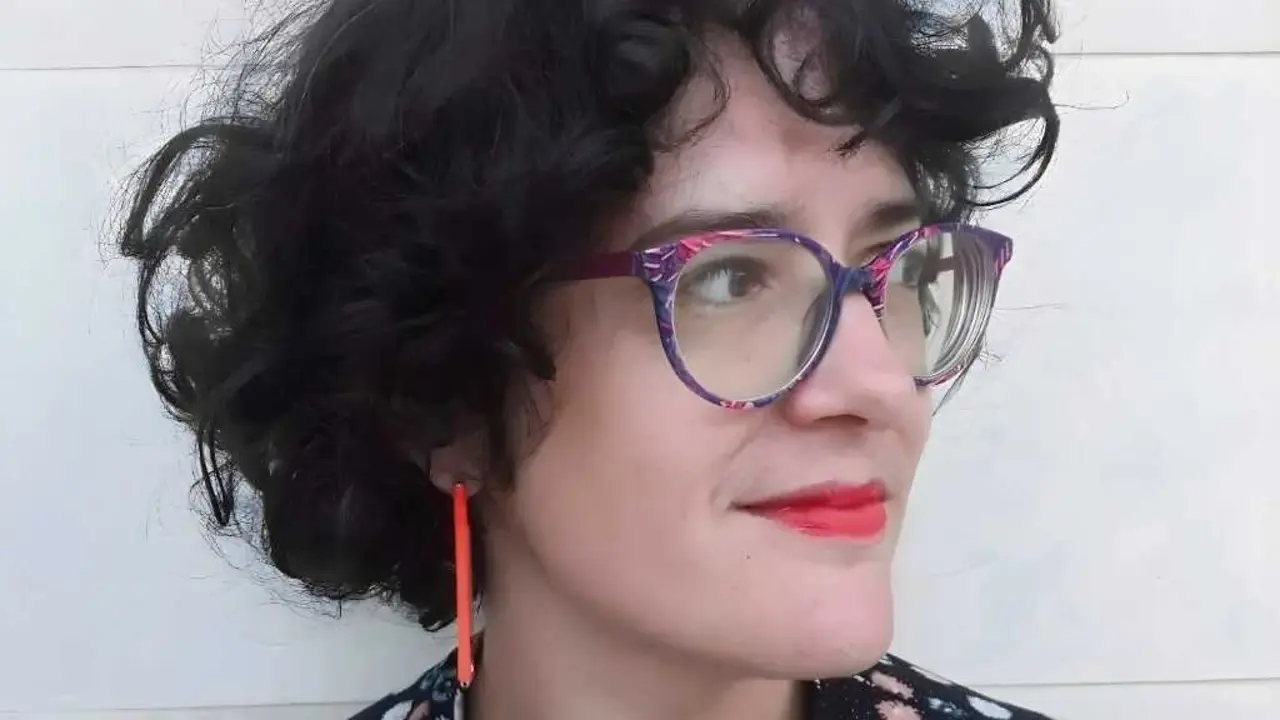 Carmen V. Vali&ntilde;a, autora de 'A illa que supuraba sangue'. (Foto: N&oacute;s Diario)