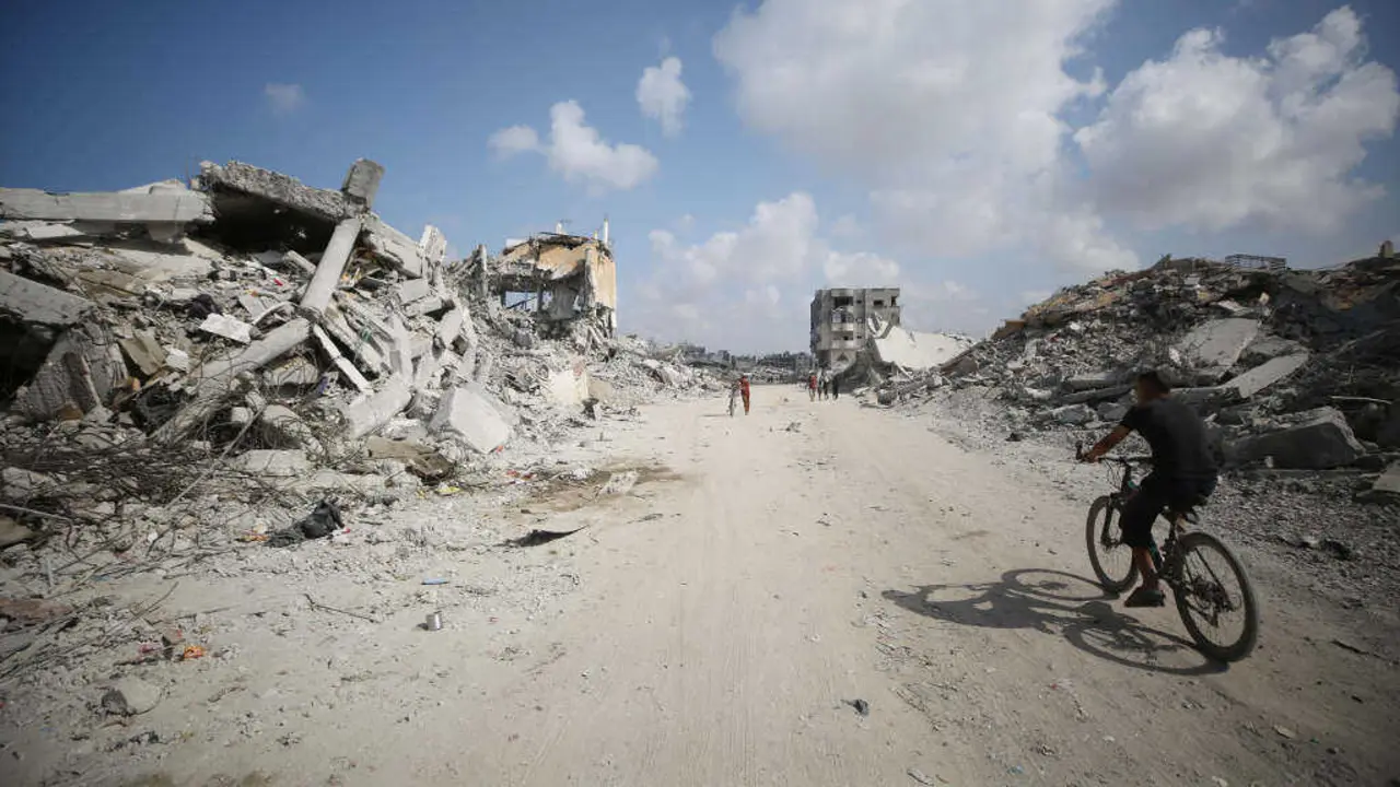 Cidade de Gaza, no norte do enclave palestino, o 24 de outubro de 2025. (Foto: Omar Ashtawy / APA Images v&iacute;a ZUMA / DPA v&iacute;a Europa Press)