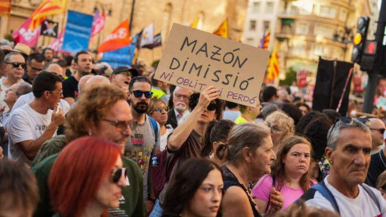 Manifestaci&oacute;n en Valencia para reclamar a dimisi&oacute;n do president da Generalitat, Carlos Maz&oacute;n, o pasado s&aacute;bado. (Foto: Jorge Gil / Europa Press)