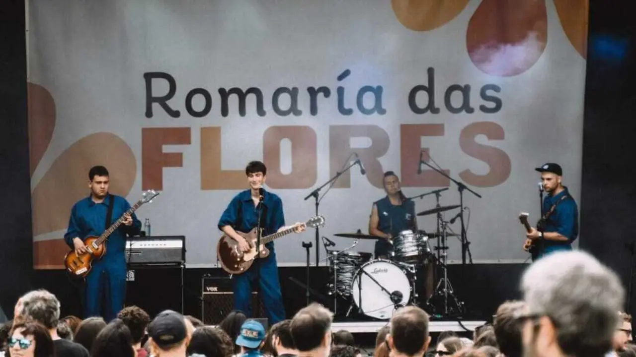 Martinho Quintela, Xi&aacute;n Castro, M&oacute;nica Fuentes e Tom&aacute;s S&aacute;nchez actuando con Ulex na Romar&iacute;a das Flores. (Foto: Cedida)