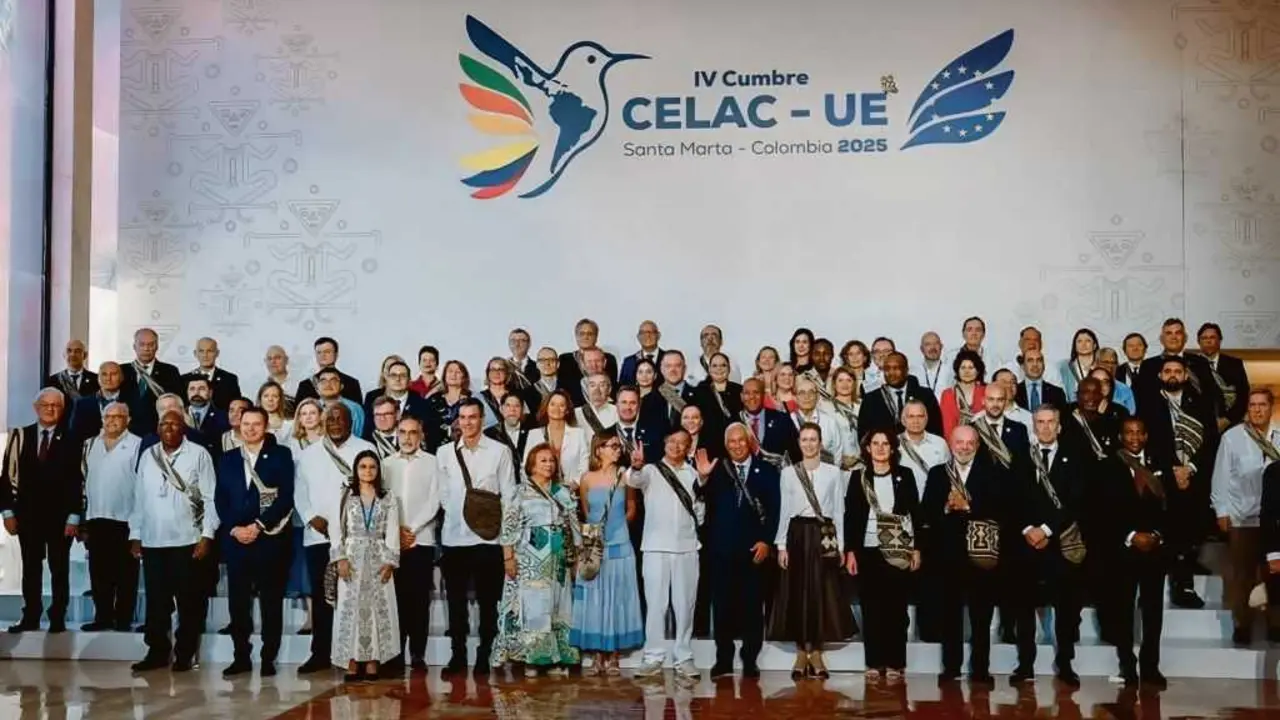 EuropaPress_7091071_dirigentes_ue_celac_reunidos_santa_marta_colombia