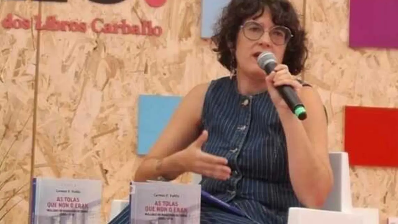 Carmen V. Vali&ntilde;a fai parada en Ourense para a presentaci&oacute;n.
