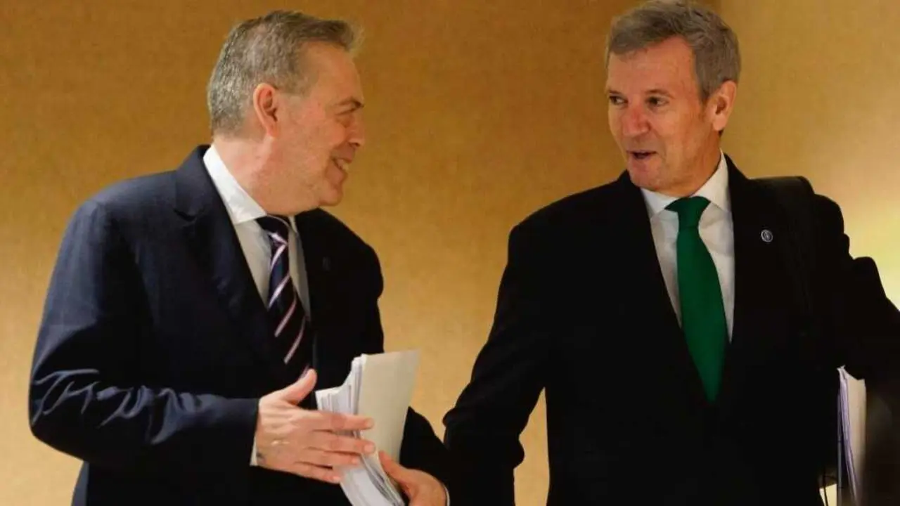 Antonio G&oacute;mez Caama&ntilde;o e Alfonso Rueda, este 11 de novembro. (Foto: Xunta da Galiza)