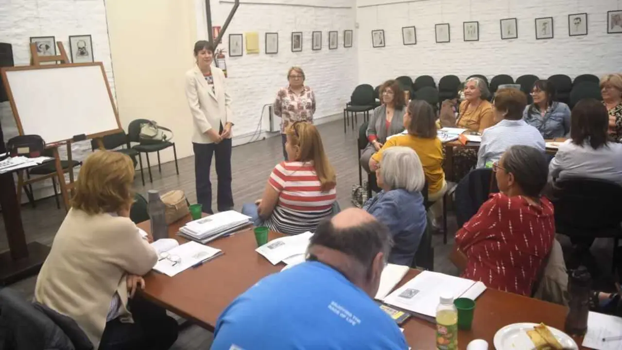 Ana Pont&oacute;n durante a s&uacute;a visita ao Padroado da Cultura Galega de Montevideo. (Foto: N&oacute;s Diario)