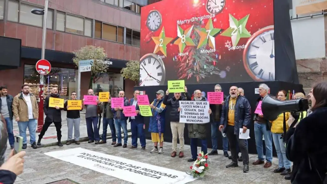 Mobilizaci&oacute;n polos dereitos das persoas en situaci&oacute;n de pobreza, este 13 de novembro en Vigo. (Foto: N&oacute;s Diario)
