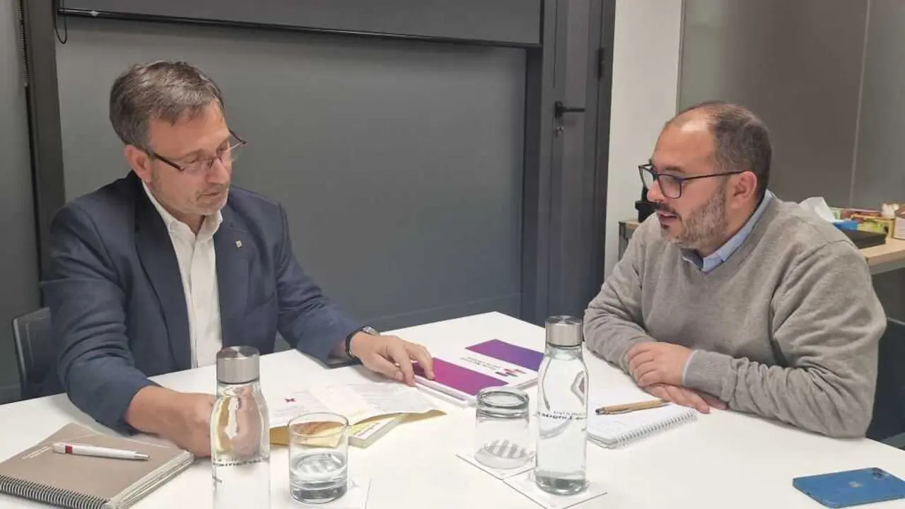 Marcos Maceira co Conseller Francesc Xavier Vila. (Foto: Generalitat de Catalunya)