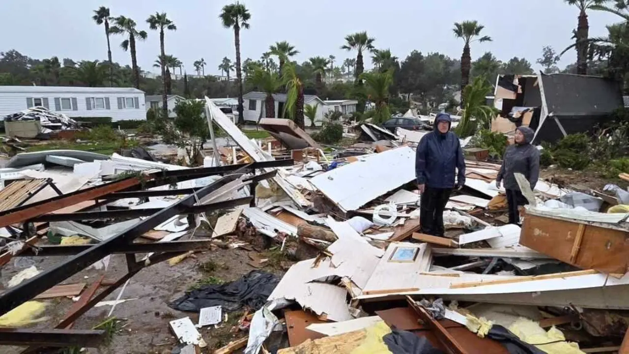 Zona afectada polo tornado en Albufeira. (Foto: C&acirc;mara  Municipal de Albufeira)