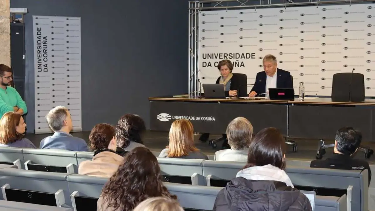 Xuntanza do Consello de Goberno da UDC, este 21 de novembro. (Foto: UDC)