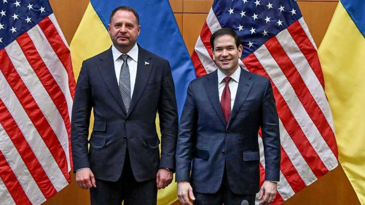 Andrii Yermak, xefe de Gabinete do presidente ucra&iacute;no Volodimir Zelenski, e Marco Rubio, secretario de Estado dos Estados Unidos, o 23 de novembro de 2025, no marco das negociaci&oacute;ns bilaterais en Xenebra (Su&iacute;za) ao respecto dunha proposta de paz para a fin da guerra en Ucra&iacute;na. (Foto: Goberno de Ucra&iacute;na)