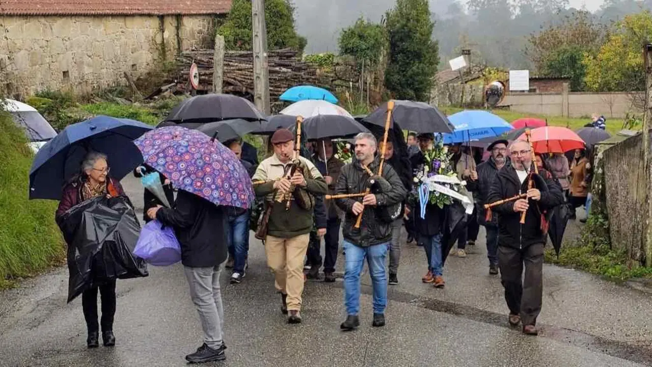 Acto en lembranza dos m&aacute;rtires de Sobredo, este s&aacute;bado 29 de novembro. (Foto: N&oacute;s Diario)