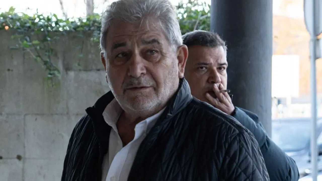 Laureano Obi&ntilde;a, o 21 de novembro de 2023 &aacute; s&uacute;a chegada aos xulgados de Vilagarc&iacute;a de Arousa. (Foto: Adri&aacute;n Irago / Europa Press)