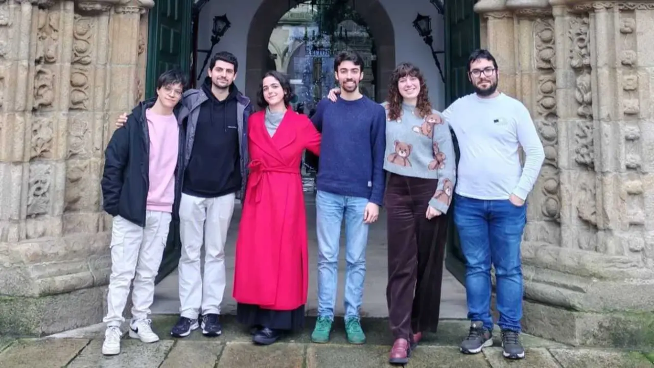 Representantes dos consellos do estudantado das universidades da Coru&ntilde;a, Santiago de Compostela e Vigo, este 12 de decembro. (Foto: Consello do Estudantado da USC)