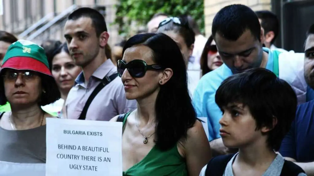Protestas diante do consulado b&uacute;lgaro en Nova York (Estados Unidos). (Foto: Milena Deleva)