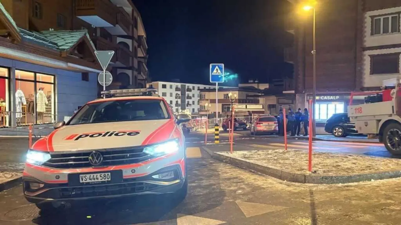 EuropaPress_7192311_incendio_bar_le_constellation_estacion_esqui_crans_montana_valais_suiza