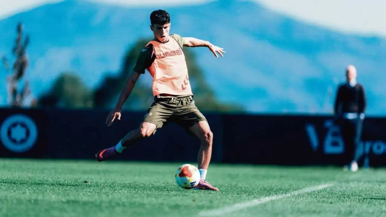 Andr&eacute;s Anta&ntilde;&oacute;n, a &uacute;ltima fichaxe de Jorge Mendes, adestrando co primeiro equipo do Celta. (Foto: RC Celta)