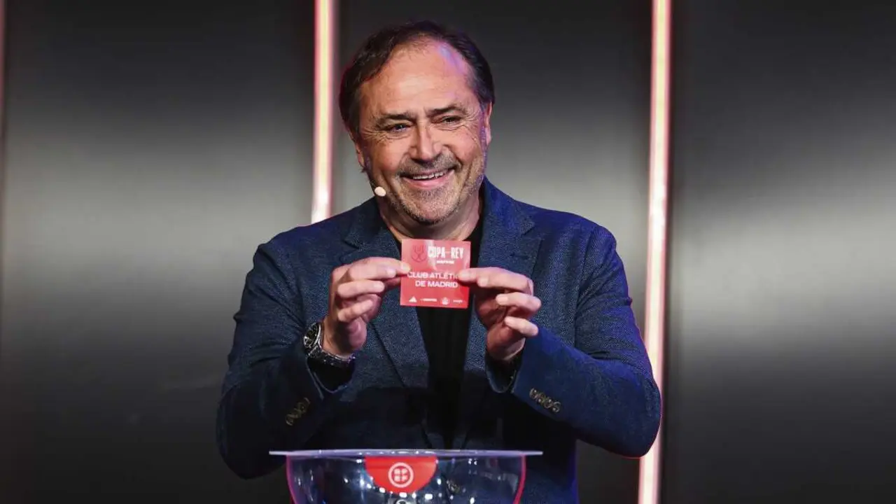 O ex futbolista e adestrador Alfredo Santaelena, este 7 de xaneiro, durante o sorteo, no que foi un dos encargados de extraer as b&oacute;las. (Foto:  Europa Press)