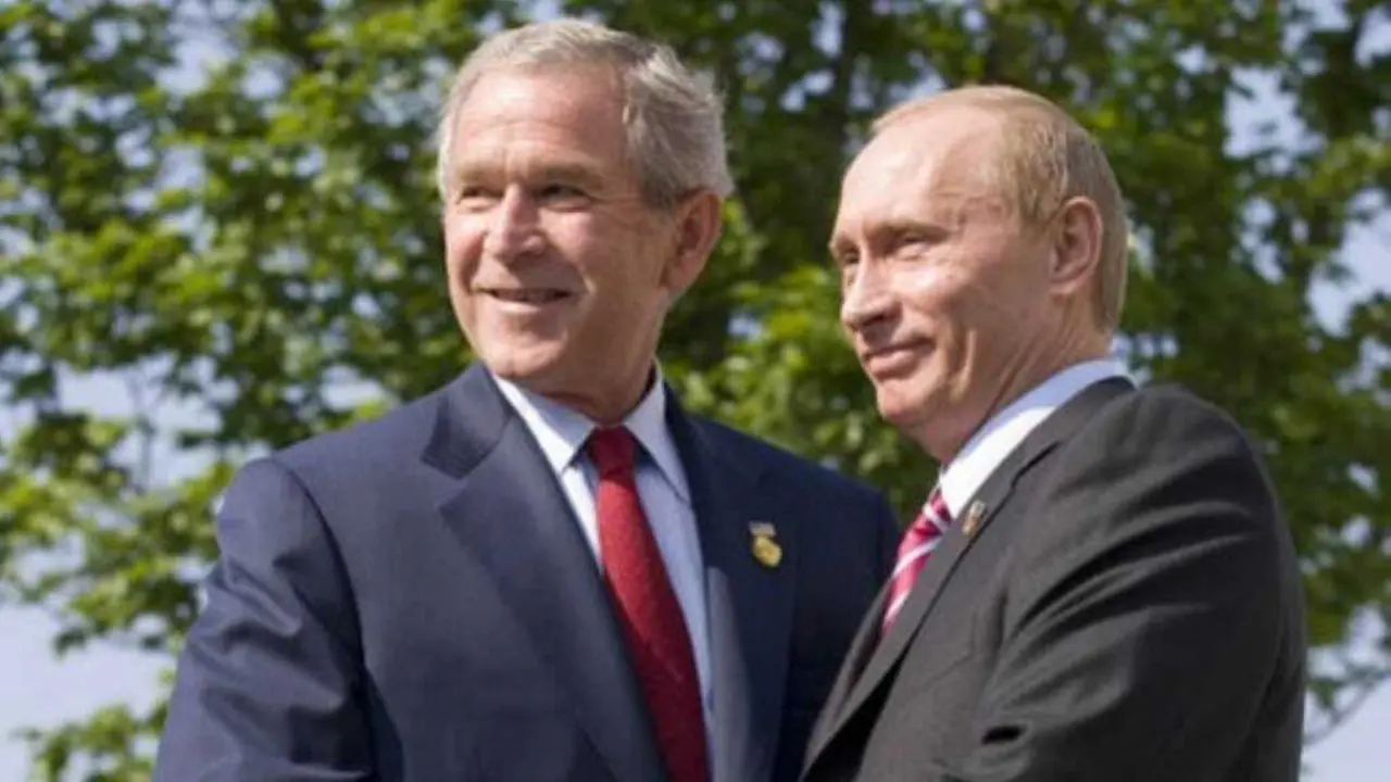 George Bush e Vladimir Putin. (Foto: Casa Branca)