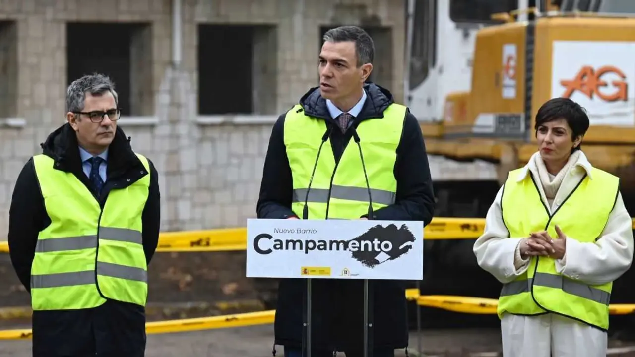 F&eacute;liz Bola&ntilde;os, Pedro S&aacute;nchez e Isabel Rodr&iacute;guez. (Foto: Alberto Ortega / Europa Press)