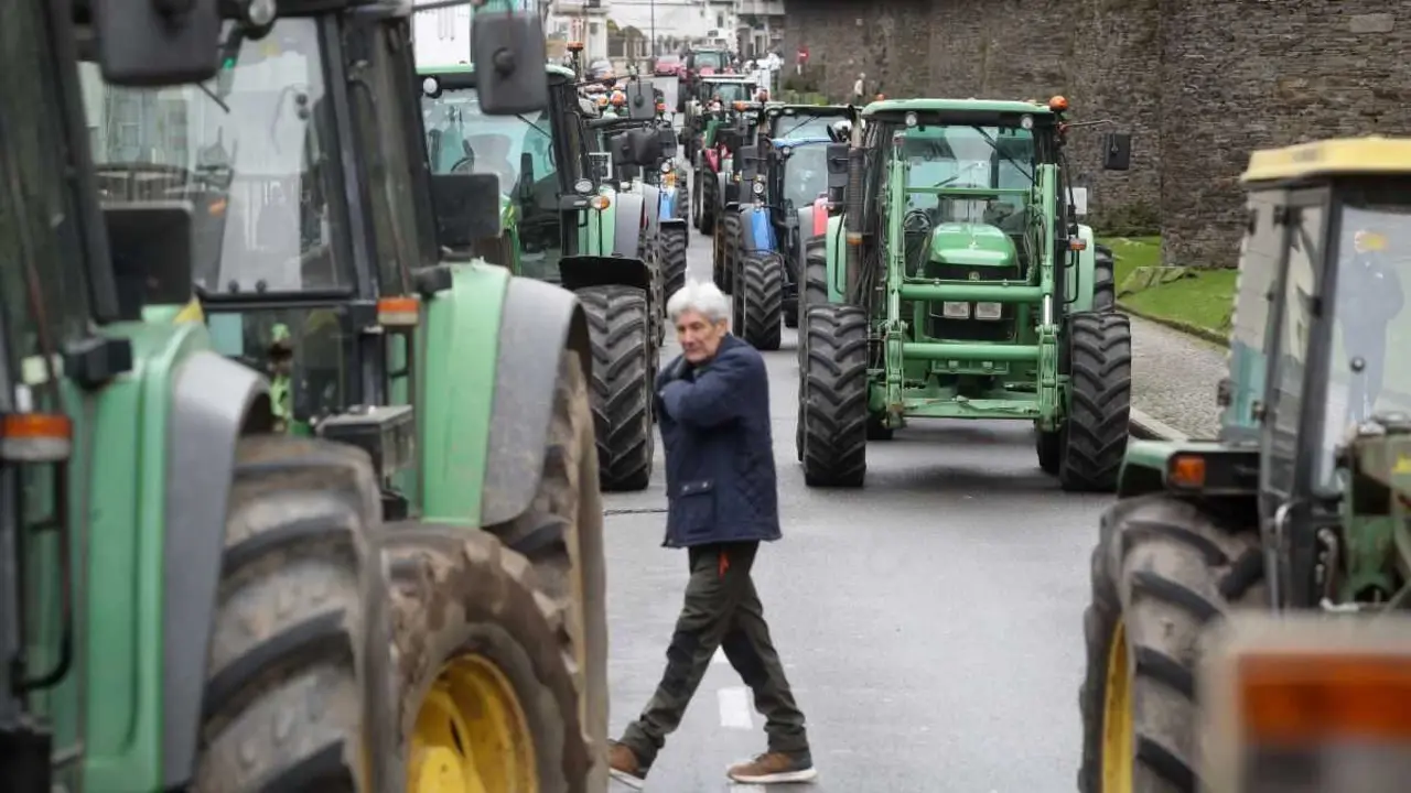 Manifestaci&oacute;n contra o acordo con Mercosur esta segunda feira en Lugo. (Foto: Carlos Castro / Europa Press)